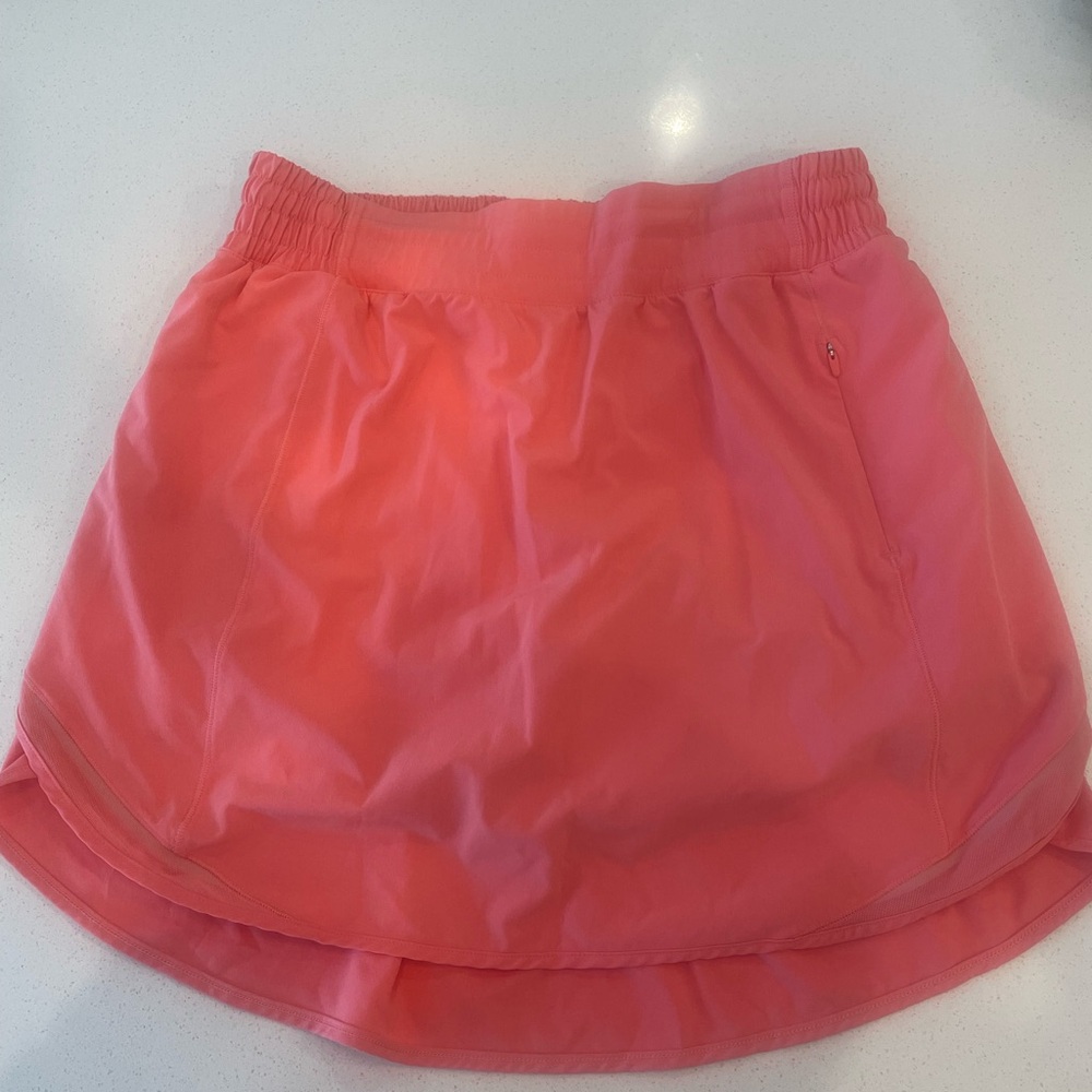 Lululemon Hotty Hot High-rise skirt with built in shorts